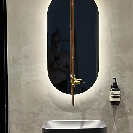 Otel Hellofrom House *