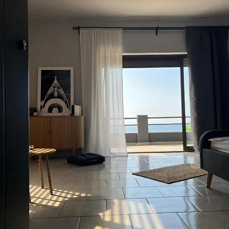 Hellofrom House Hotel *