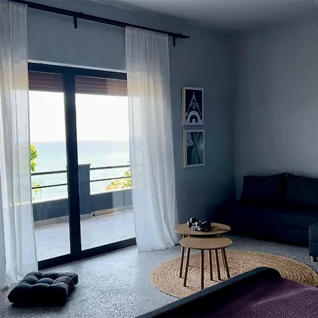 Hotel Hellofrom House Loutra Elevtheron