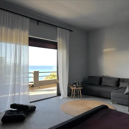 Hotel Hellofrom House *